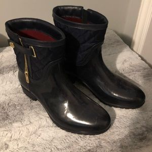 Tommy Hilfiger short rain boots size 8
